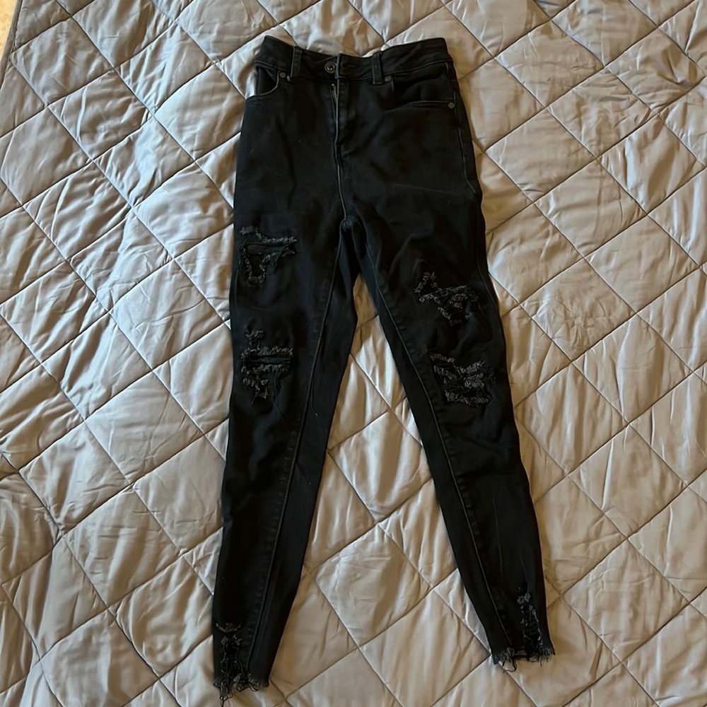 Black ripped skinny jeans